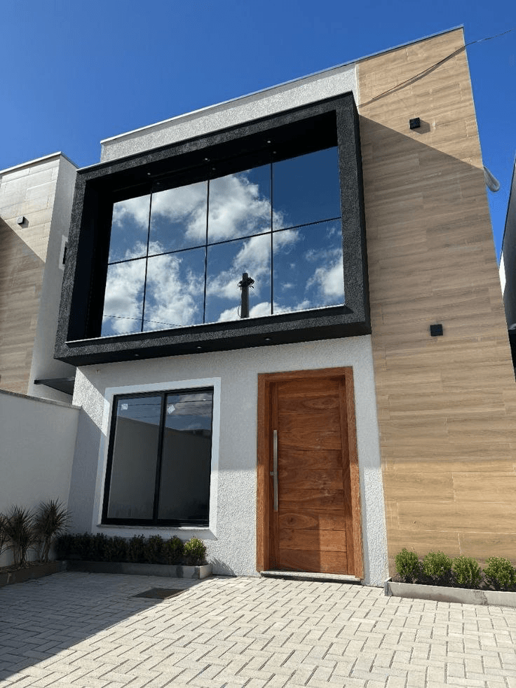 Wohnobjekt mit dual-reflektierender Folie