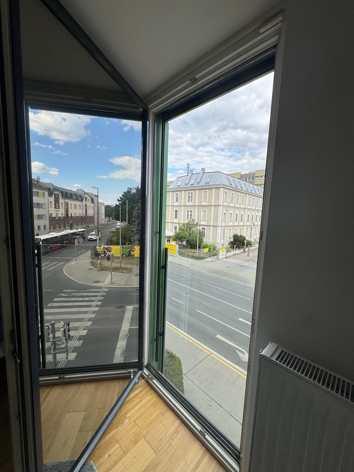 Eckfenster · Wohnung — Sonnenschutzfolie